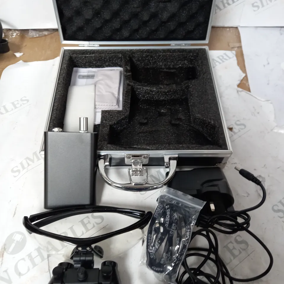 MEDICAL LOUPES & LIGHT 
