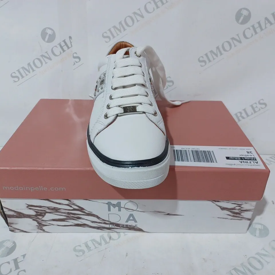 BOXED PAIR OF MODA IN PELLE ALFINA WHITE LEATHER TRAINERS - SIZE 5