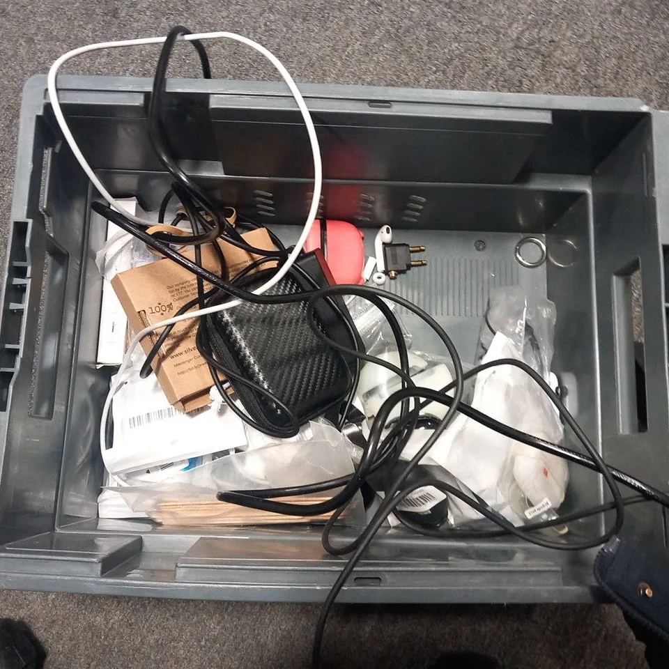 ASSORTED ELECTRICAL PRODUCTS TO INCLUDE; MOUSE, MULTI CLEANING PEN AND KEYBOARD ATTACHMENT