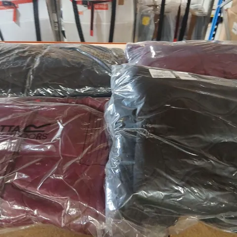 APPROXIMATELY 9 ITEMS OF ASSORTED BRAND NEW REGATTA CLOTHING AND ACCESSORIES