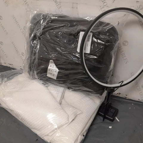APPROXMATELY 9 ASSORTED ITEMS TO INCLUDE SOLARLIGHT, ELECTRIC BLANKET, COZEE HOME DUVET, ETC
