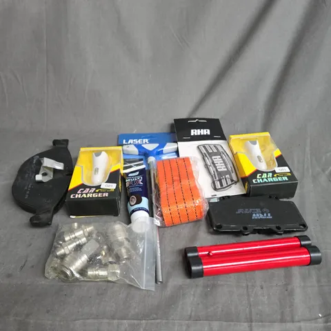 APPROXIMATELY 10 ASSORTED VEHICLE PARTS TO INCLUDE CAR CHARGER, TIRE RUBBER AND AIR FRESHNERS