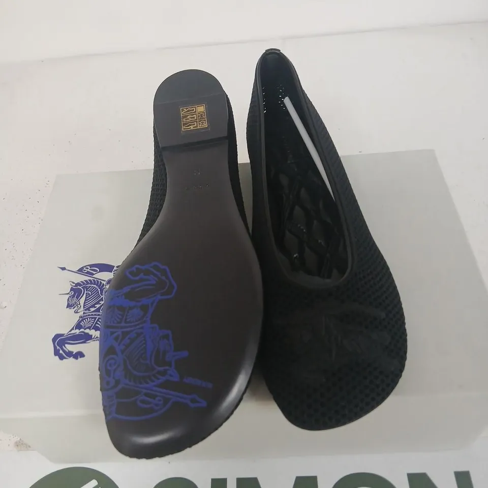 BURBERRY MESH SHOE ON LEATHER SOLE – BLACK, WOMEN'S FLAT, UK 6 (EU 39)