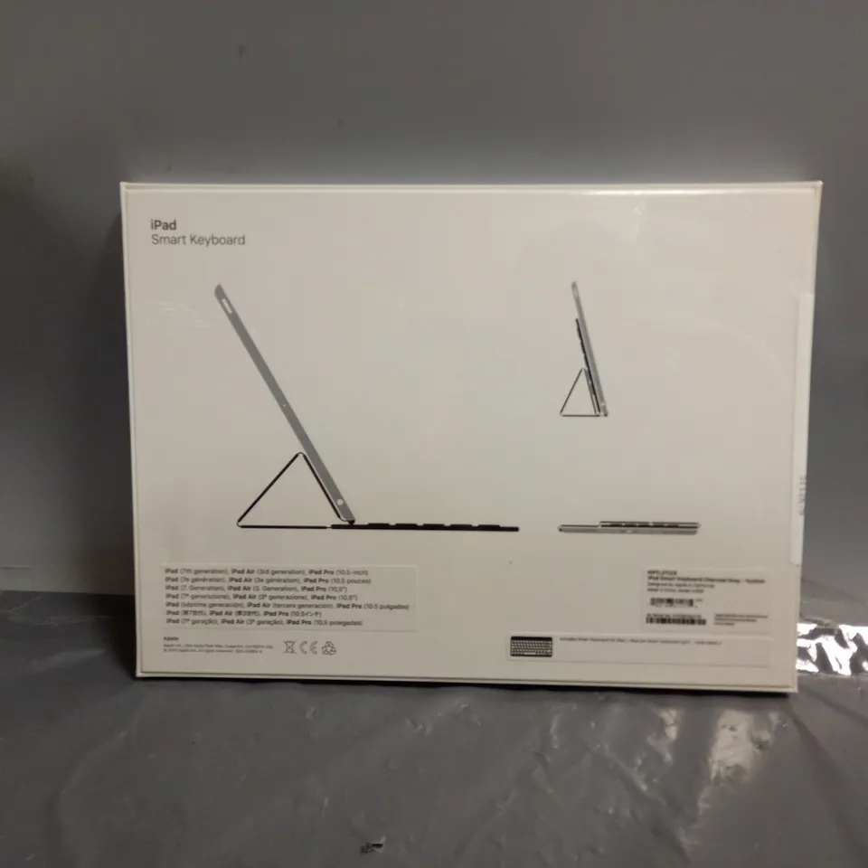 SEALED IPAD SMART KEYBOARD