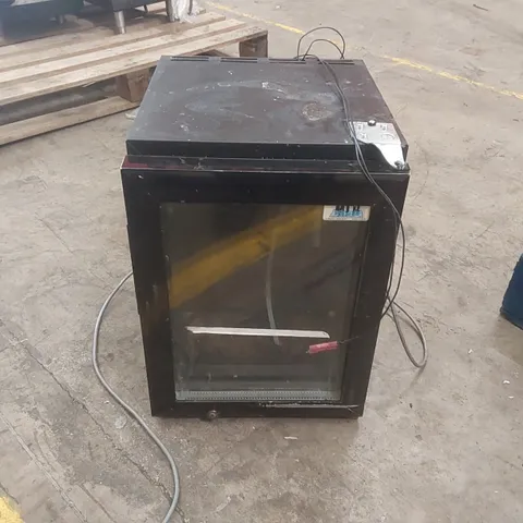 COMMERCIAL REFRIGERATOR