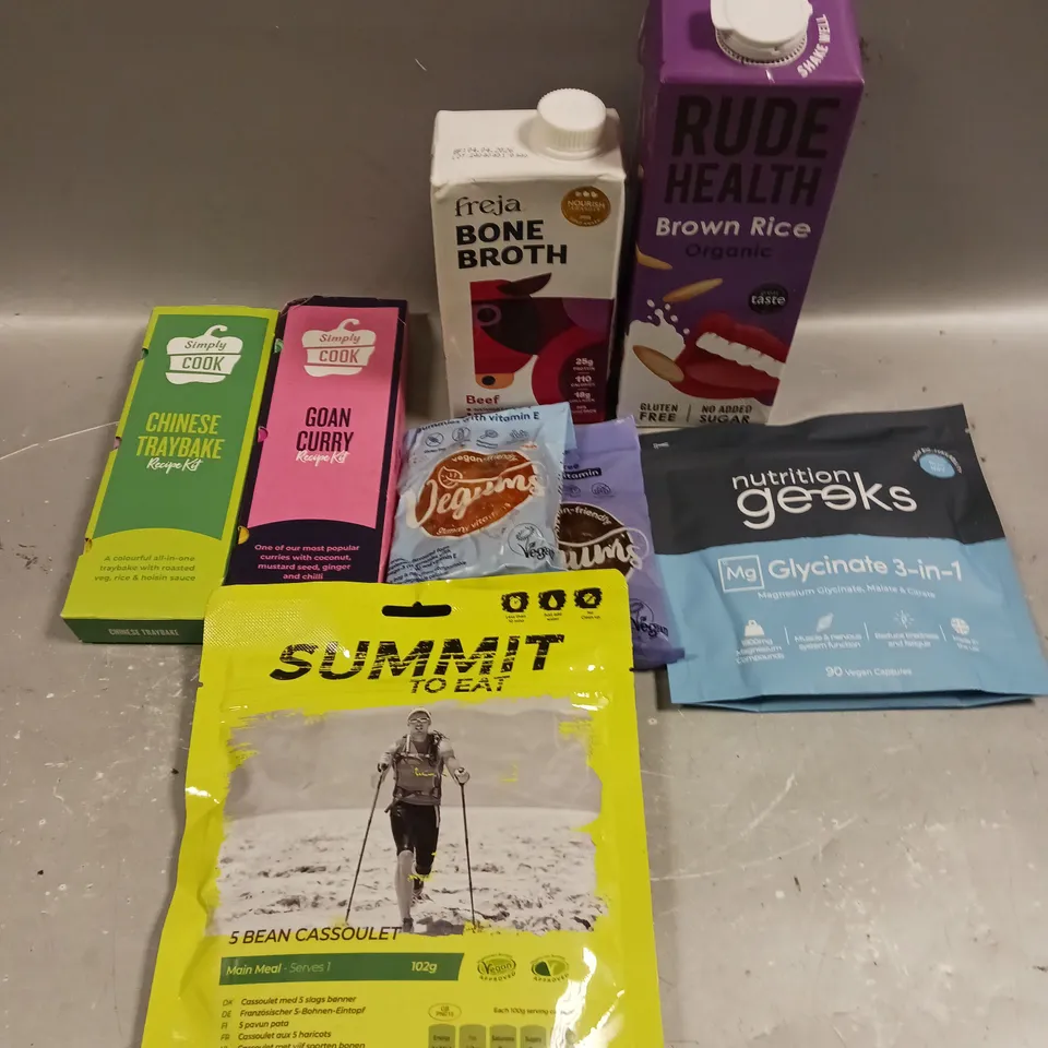 APPROXIMATELY 15 ASSORTED FOOD/DRINK PRODUCTS TO INCLUDE FREJA BONE BROTH, BROWN RICE DRINK, VEGAN GUMMIES ETC