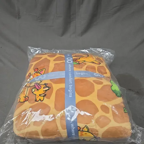 OODIE OVERSIZED HOODED BLANKET - GIRAFFE