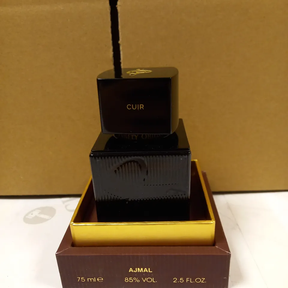 PURELY ORIENT CUIR
