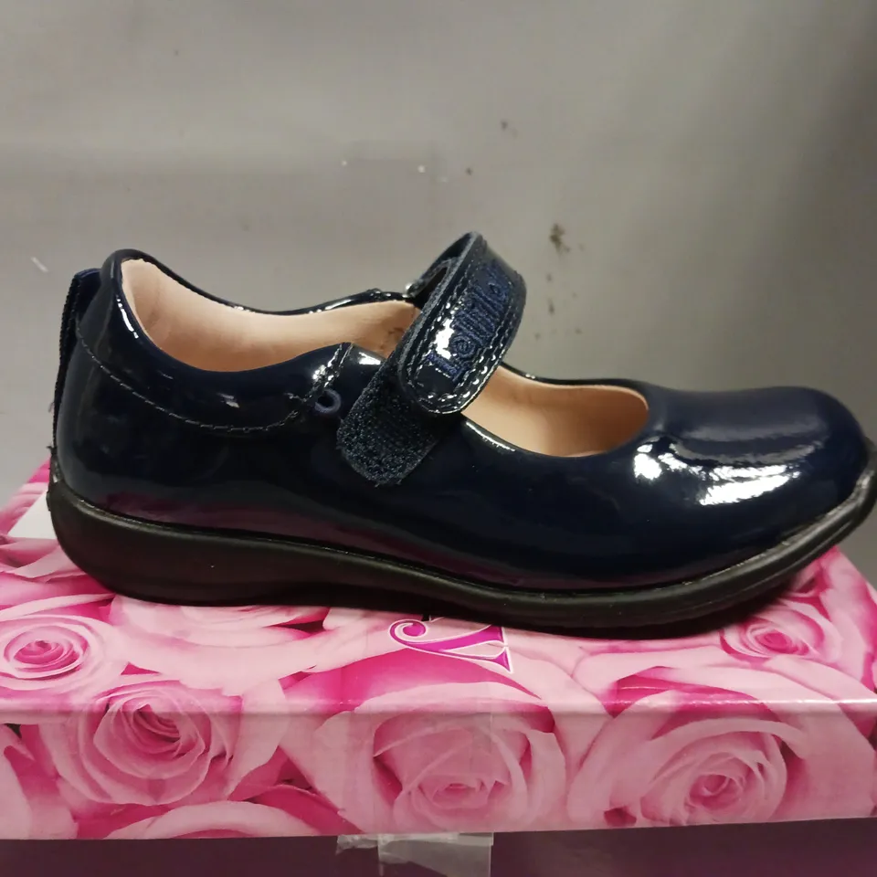 LELLI KELLY ALEXANDRA NAVY BRACELET REMOVEABLE BOW PATENT SHOE - NAVY - SIZE 29F KIDS