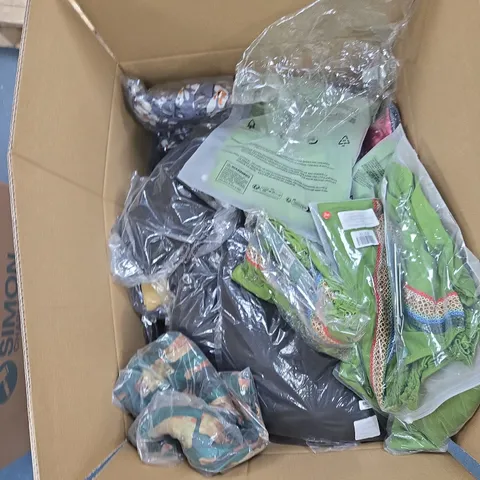 BOX OF APPROXIMATELY 30 ASSORTED CLOTHING ITEMS TO INCLUDE: MAISON DE NIMES BLACK FRILLY ARM TOP