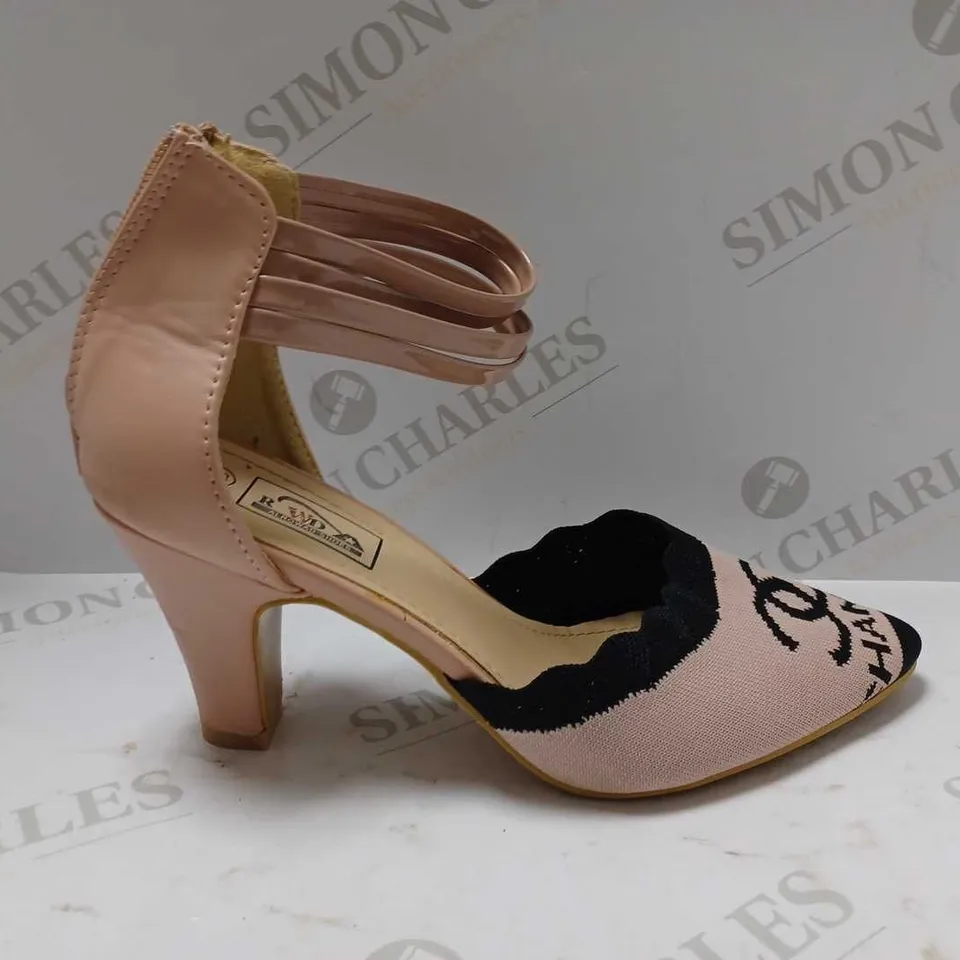 BOXED PAIR OF DESIGNER CLOSED TOE HEELS IN PINK EU SIZE 38