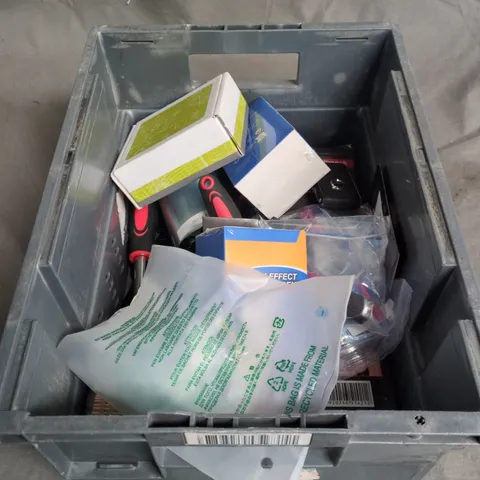 APPROXIMATELY 8 ASSORTED VEHICLE PARTS & ACCESSORIES