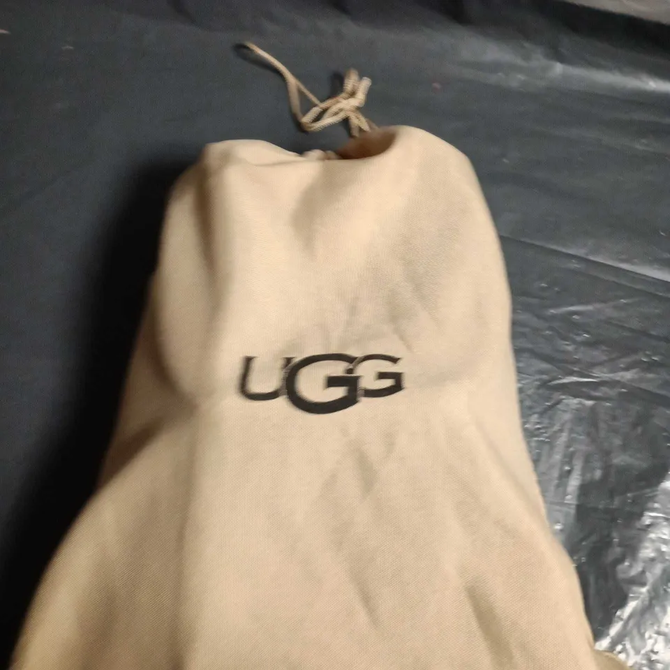 UGG BLACK SUEDE PLATFORM SLIPPERS - SIZE 38