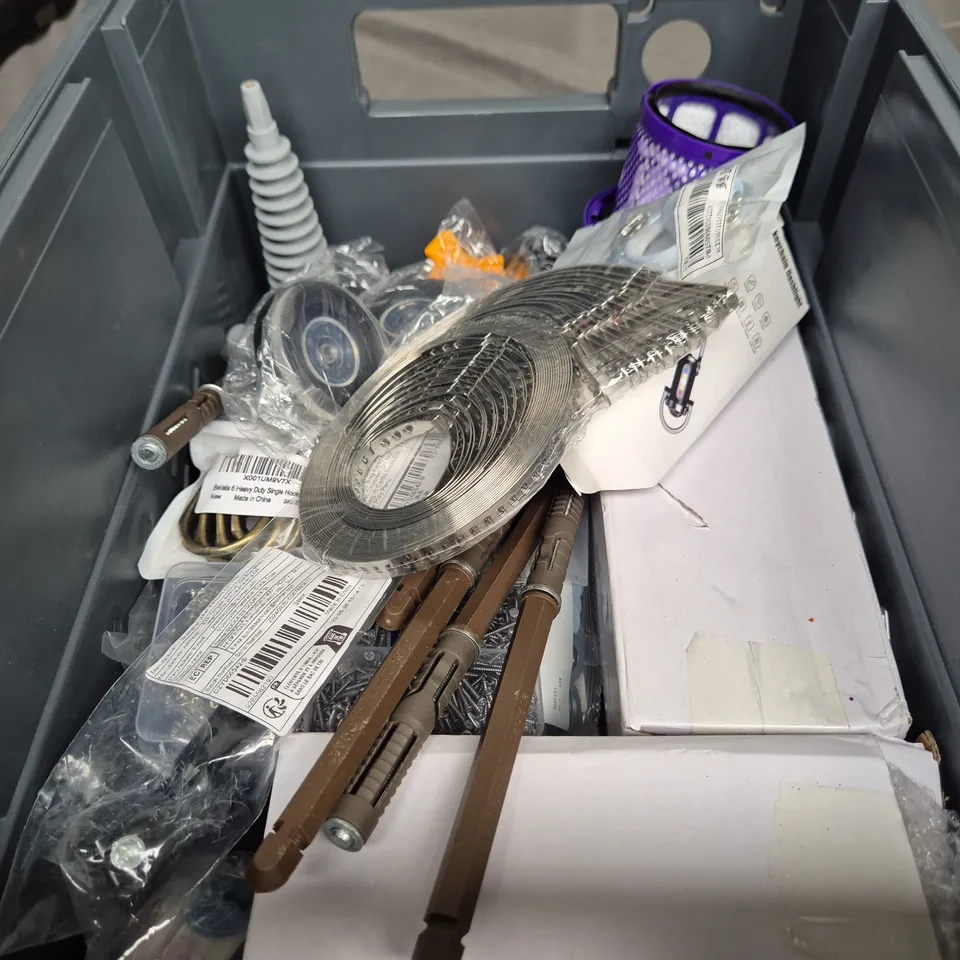 APPROXIMATELY 15 ASSORTED HOUSEHOLD ITEMS TO INCLUDE COFFEE MACHINE CLEANING TABLETS, SANDPAPER SHEETS AND BRASS STRIPS