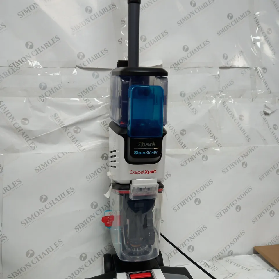 SHARK CARPET XPERT DEEP CARPET CLEANER & BUILT IN STAIN STRIKER EX200UK - COLLECTION ONLY