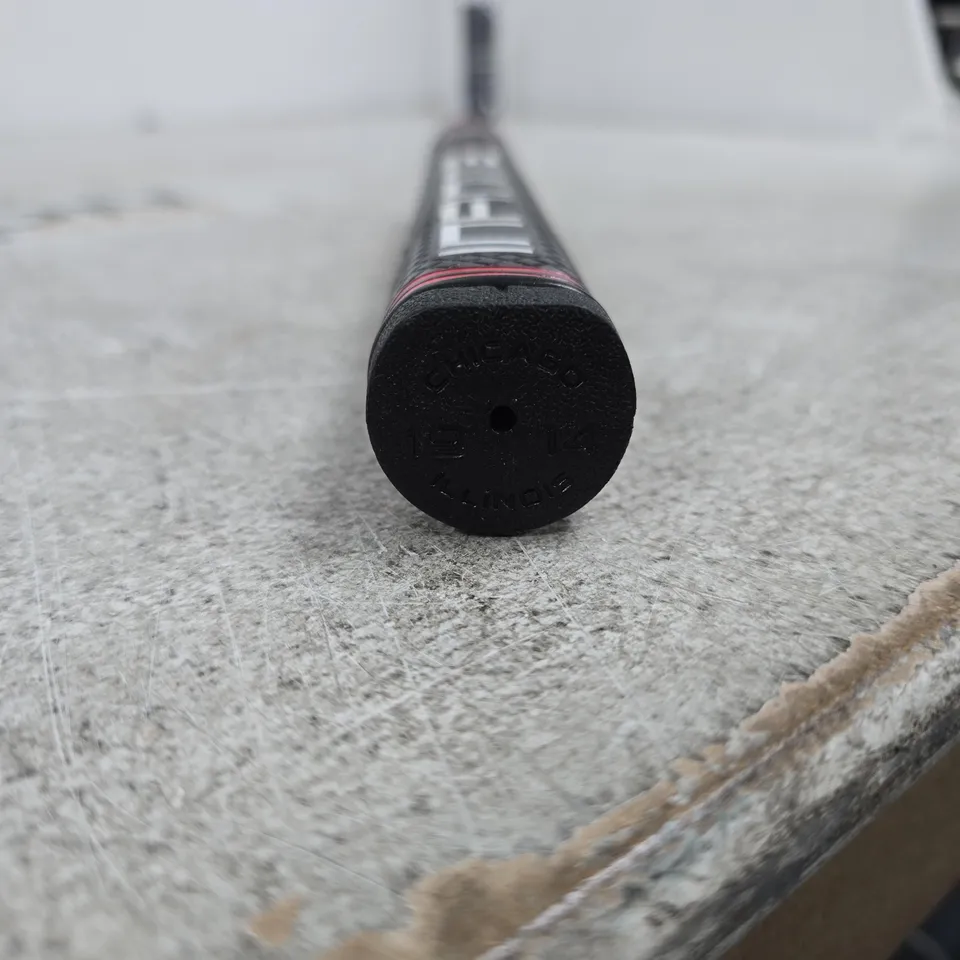 WILSON INFINITE GOLF PUT­TER – MICHIGAN AVE, CHICAGO IL