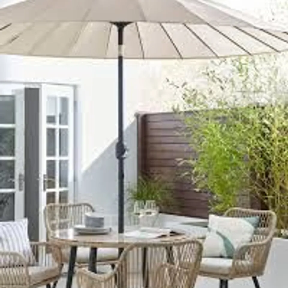 BOXED SHANGHAI PARASOL - 2.7M