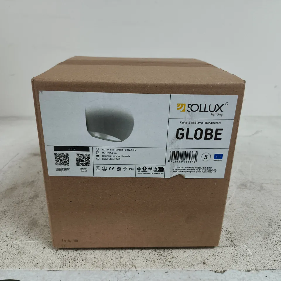 COLLUX GLOBE WALL LAMP – BOXED