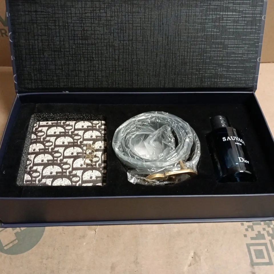 DIOR PERFUME/WALLET/BELT GIFT SET BOXED (SAUVAGE) RRP £539