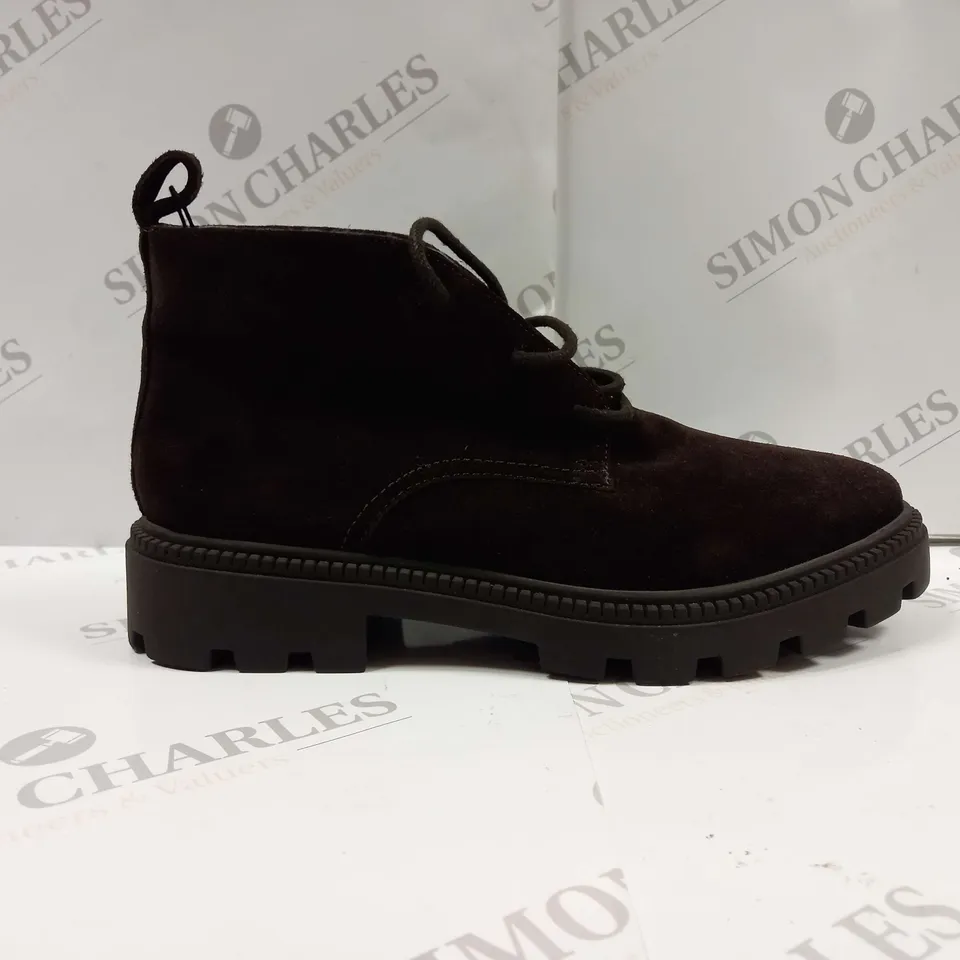 PAIR OF ZARA ANKLE BOOTS UK SIZE 8