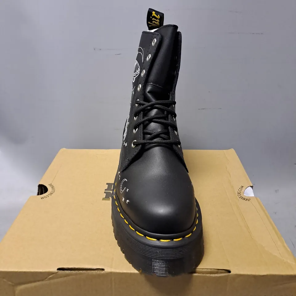 BOXED DR MARTENS JADON CM IN BLACK - UK 6