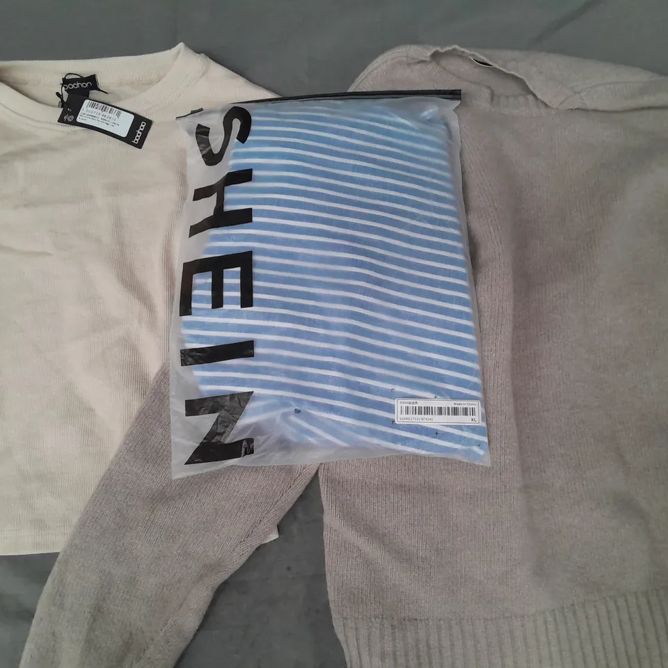 BOX OF APPROXIMATELY 20 ASSORTED CLOTHING AND FASHION ITEMS IN VARIOUS STYLES, SIZES, AND COLOURS - COLLECTION ONLY