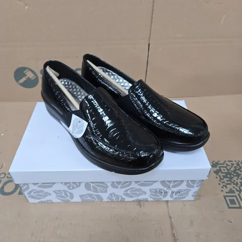 SHOE TREE COMFORT AGATHA BLACK PATENT SLIP-ON SHOES – UK SIZE 6