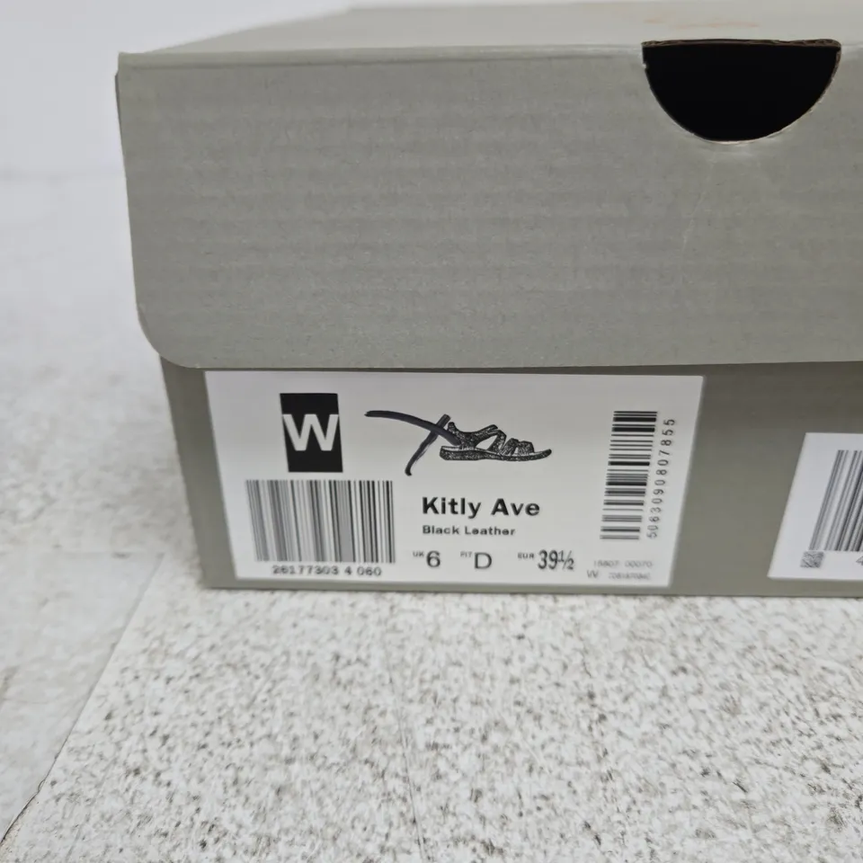 CLARKS ARTISAN KITLY AVE BLACK LEATHER SANDALS – UK 6 (D)
