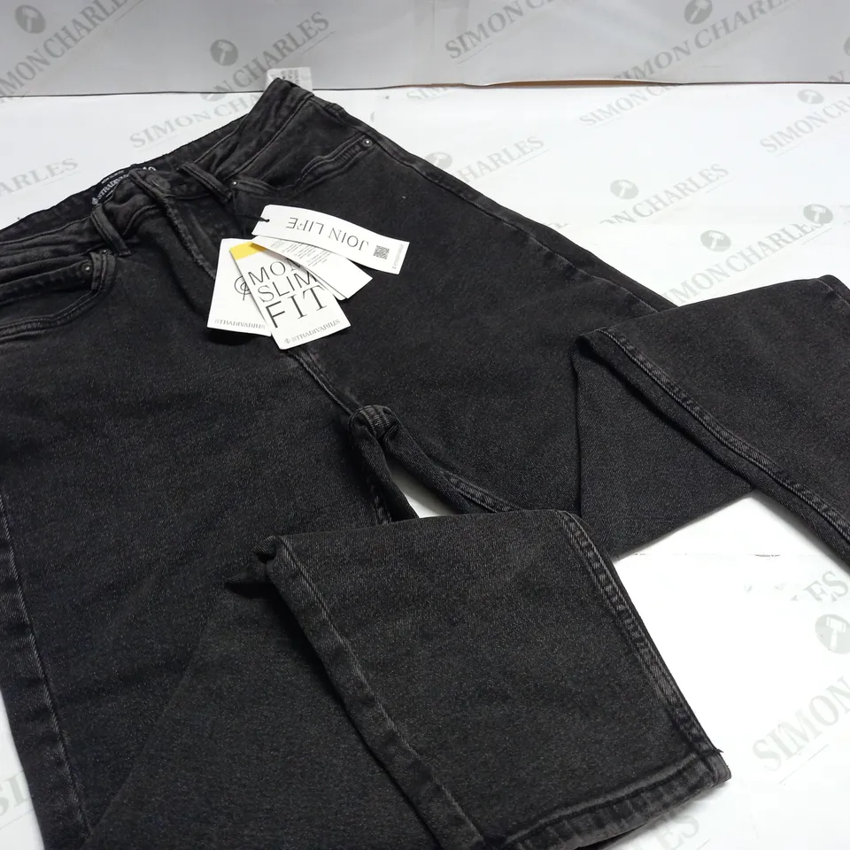 STRADIVARIUS MOM SLIM FIT BLACK JEANS - UK 12