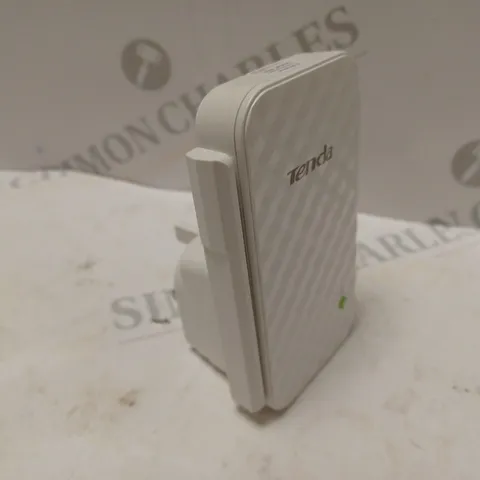 TENDA WIRELESS N300 UNIVERSAL RANGE EXTENDER - WHITE