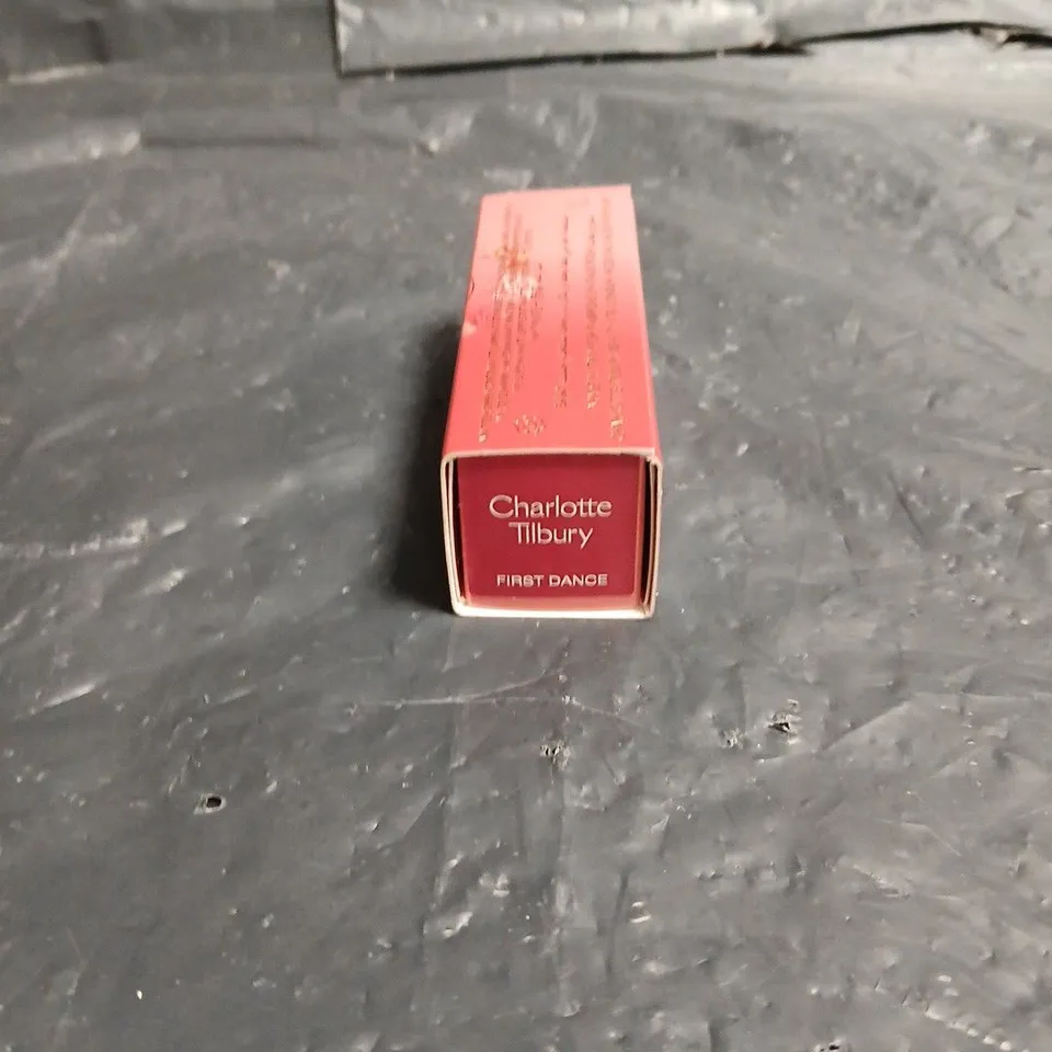 CHARLOTTE TILBURY MATTE REVOLUTION REFILLABLE LIPSTICK – FIRST DANCE