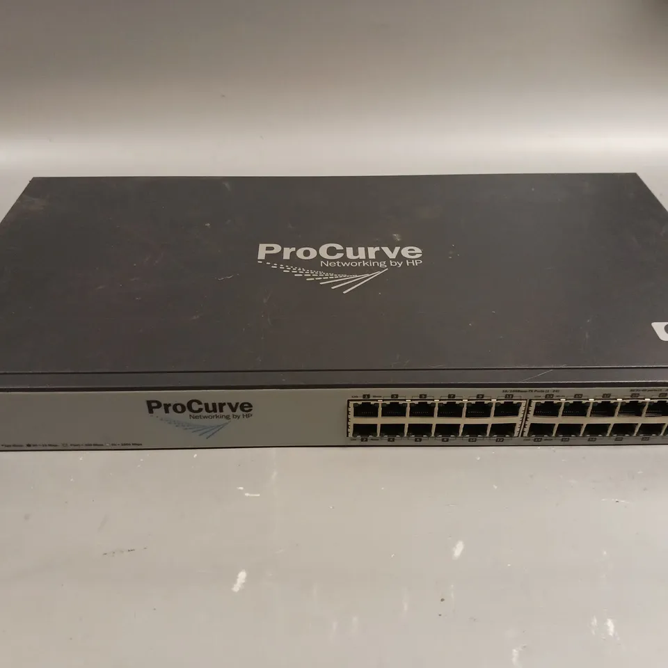 HP PROCURVE J9085A 24 PORT SWITCH 