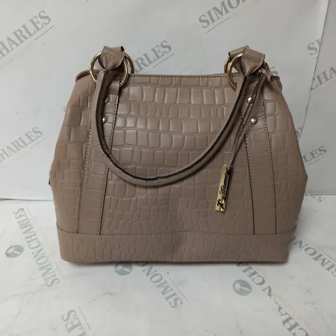 ASHWOOD TRIPLE COMPARTMENT SHOULDER BAG