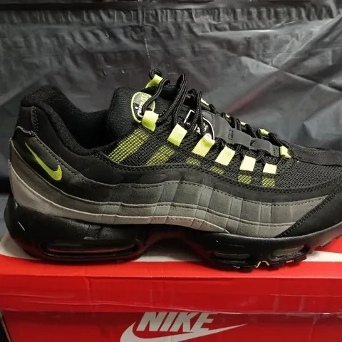 BOXED PAIR OF NIKE AIR MAX 95 TT RUNNING SHOES – UK 12 