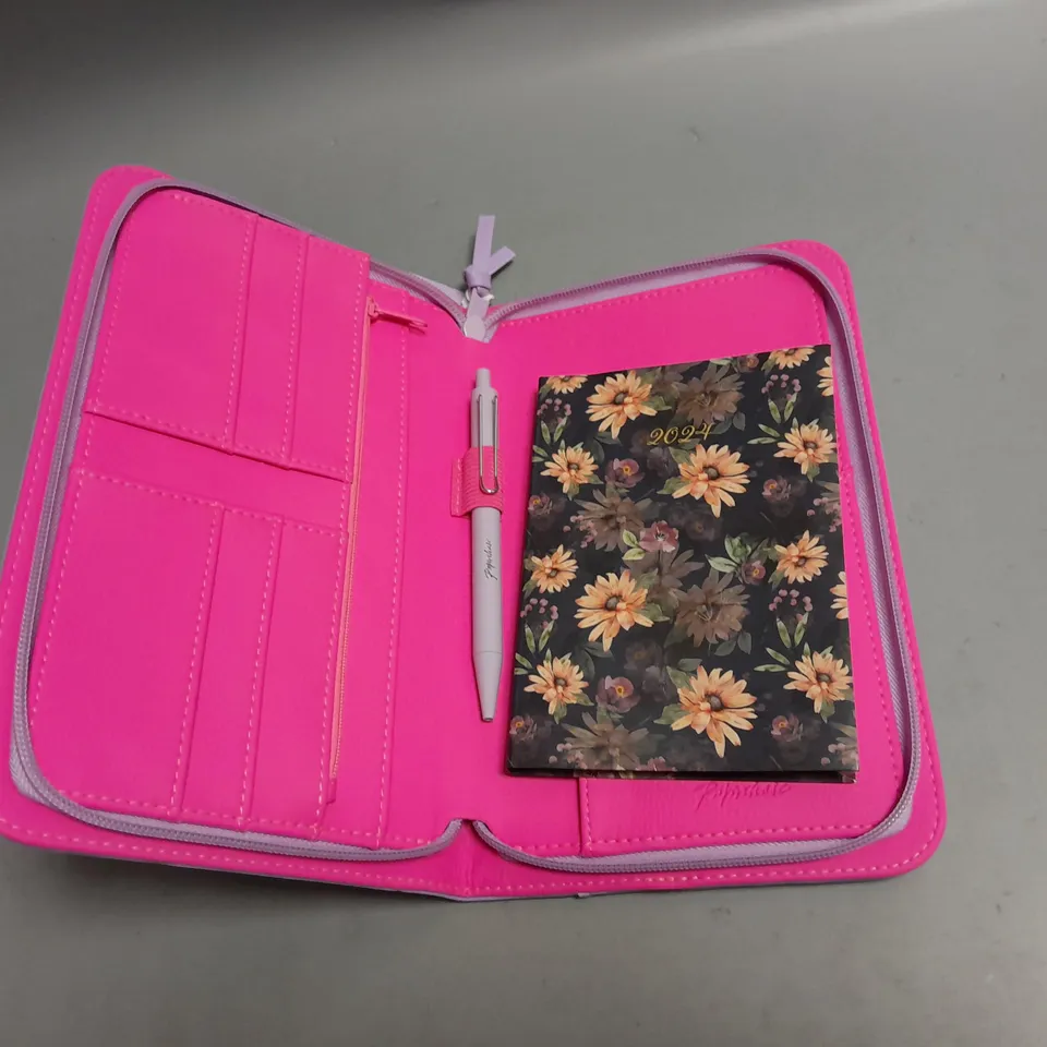 PAPERCHASE TRAVEL WALLET, 2024 DIARY AND PEN GIFT SET