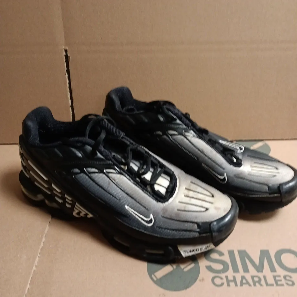 PAIR OF NIKE AIR MAX PLUS TN TUNED AIR TRAINERS – UK 10