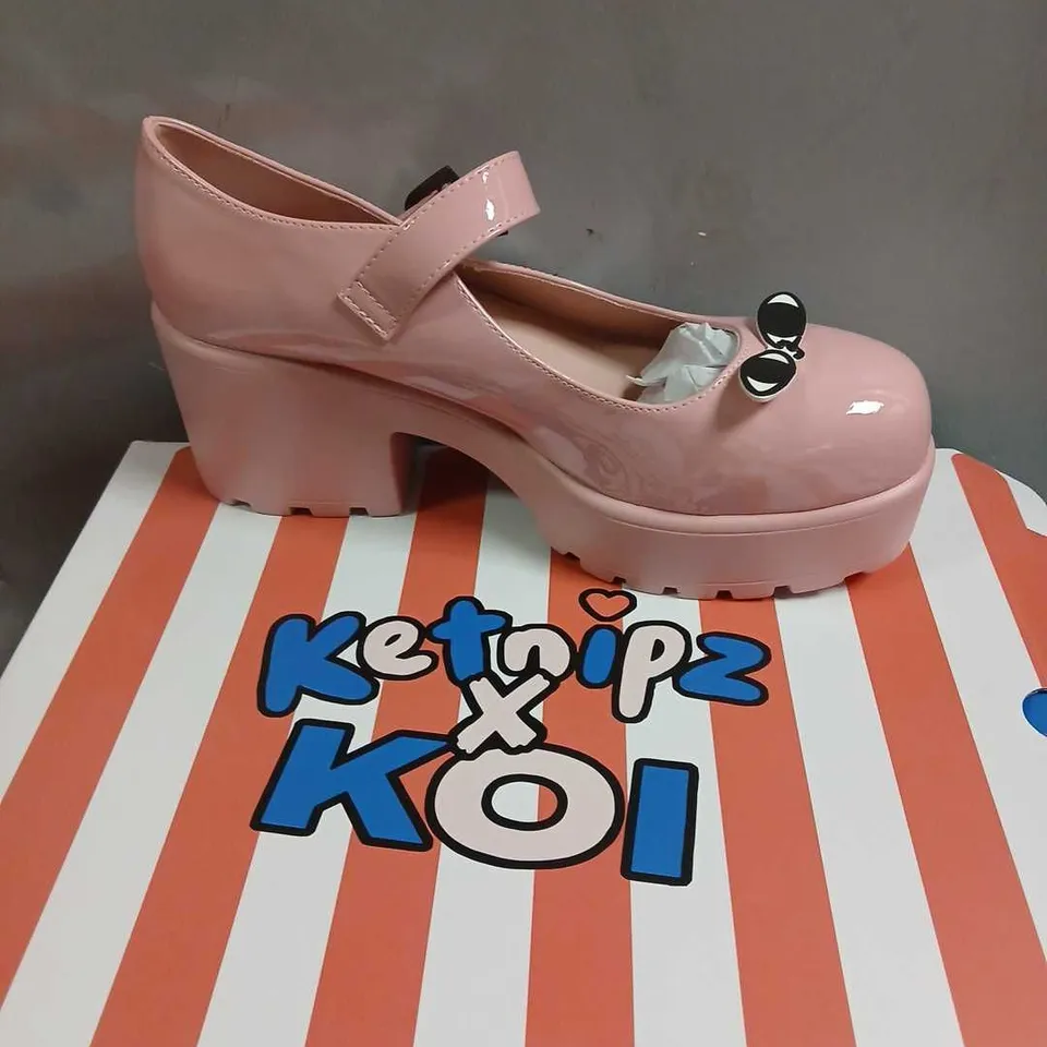 BOXED KOI X KETNIPZ PINK SIZE 6