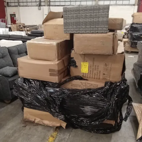 PALLET OF ASSORTED INCOMPLETE GARDEN & OUTDOOR FURNITURE PARTS AND PIECES 