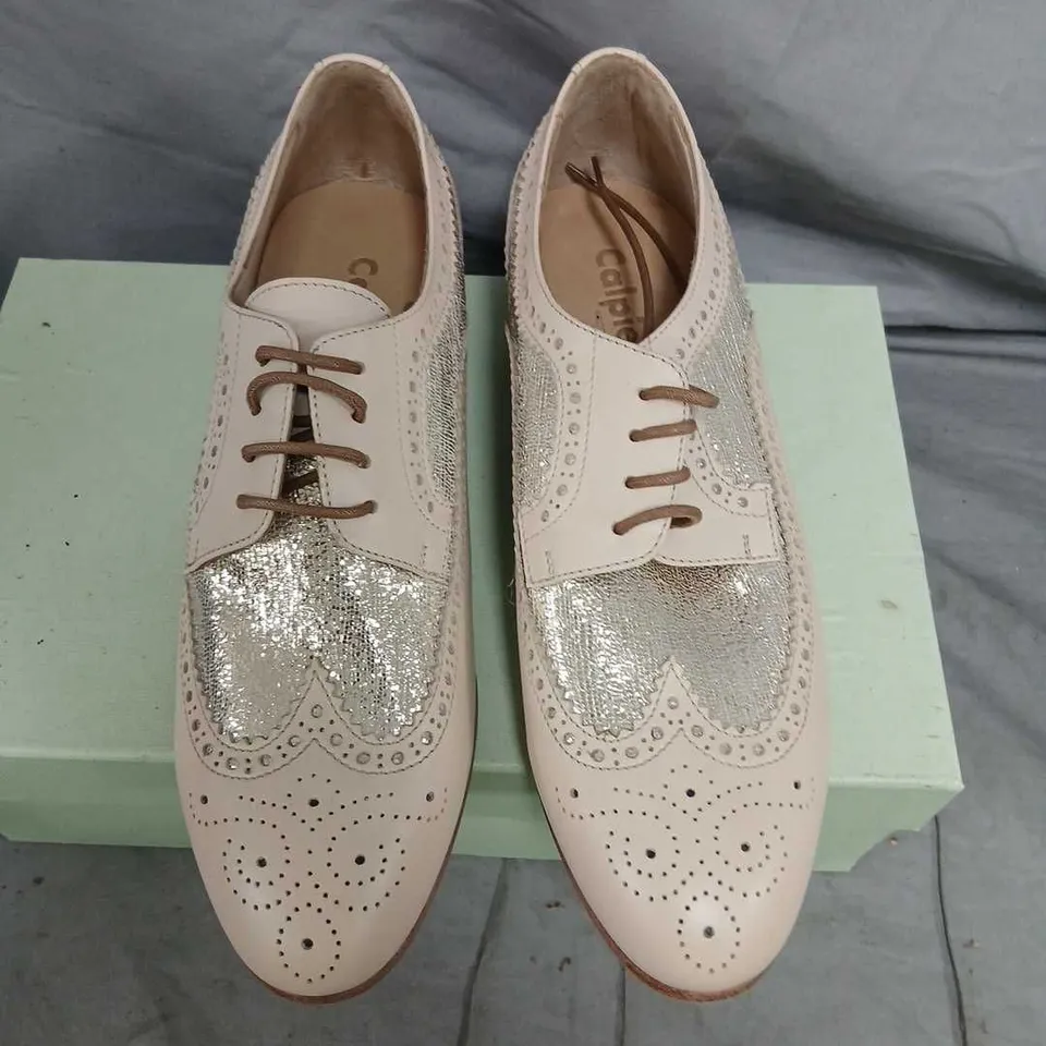 CALPIERRE WOMEN'S DESIGNER BROGUE SHOES – CREAM LEATHER WITH SILVER GLITTER PANELS, UK 6.5 (EU 39.5)