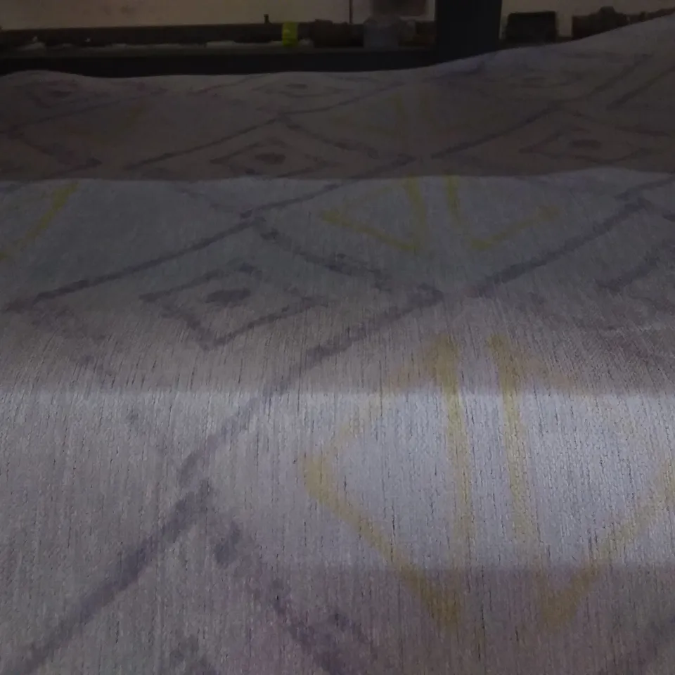 LAMAVOLA LINE CARPET - YELLOW/ GREY