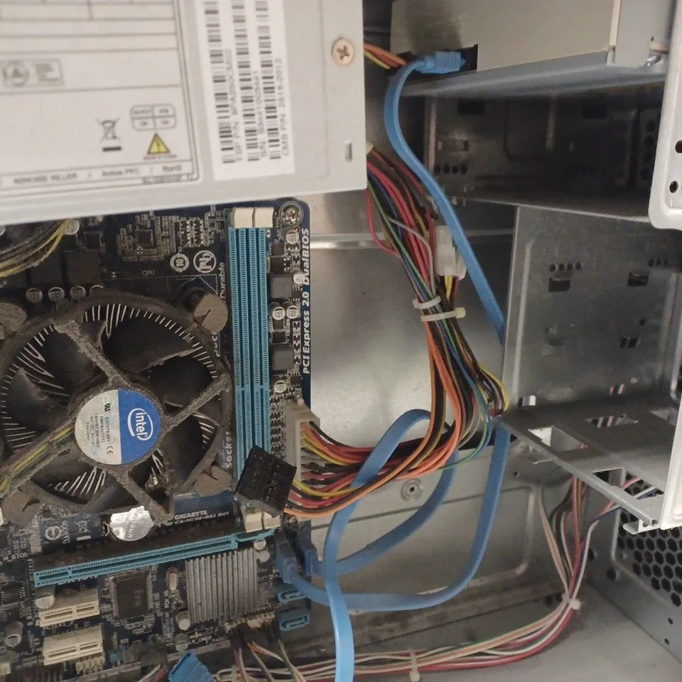 ZOOSTORM INTEL PENTIUM INSIDE COMPUTER PARTS