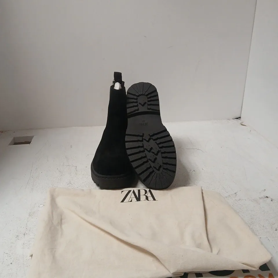ZARA BLACK SUEDE CHELSEA BOOT – UK 9 (EU 43)
