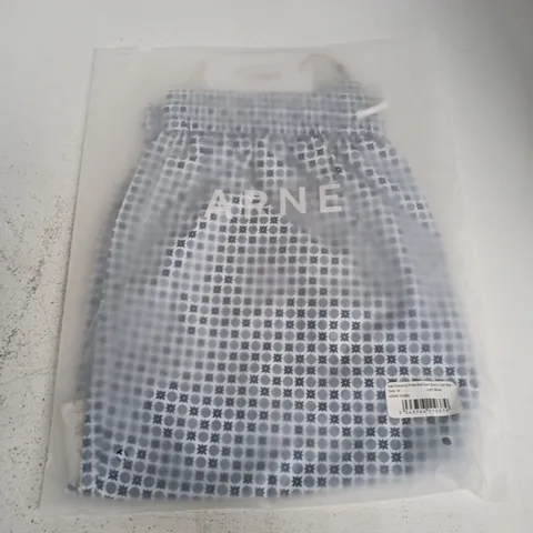 BAGGED ARNE CAPRI PRINTED SHELL SWIM SHORTS IN LIGHT BLUE - MEDIUM