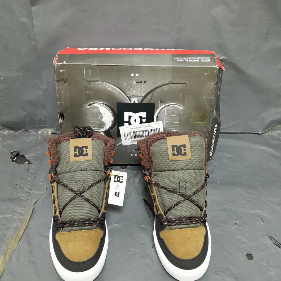 BOXED PAIR OF DC PURE HIGH TOP XCG TRAINERS UK 8.5 