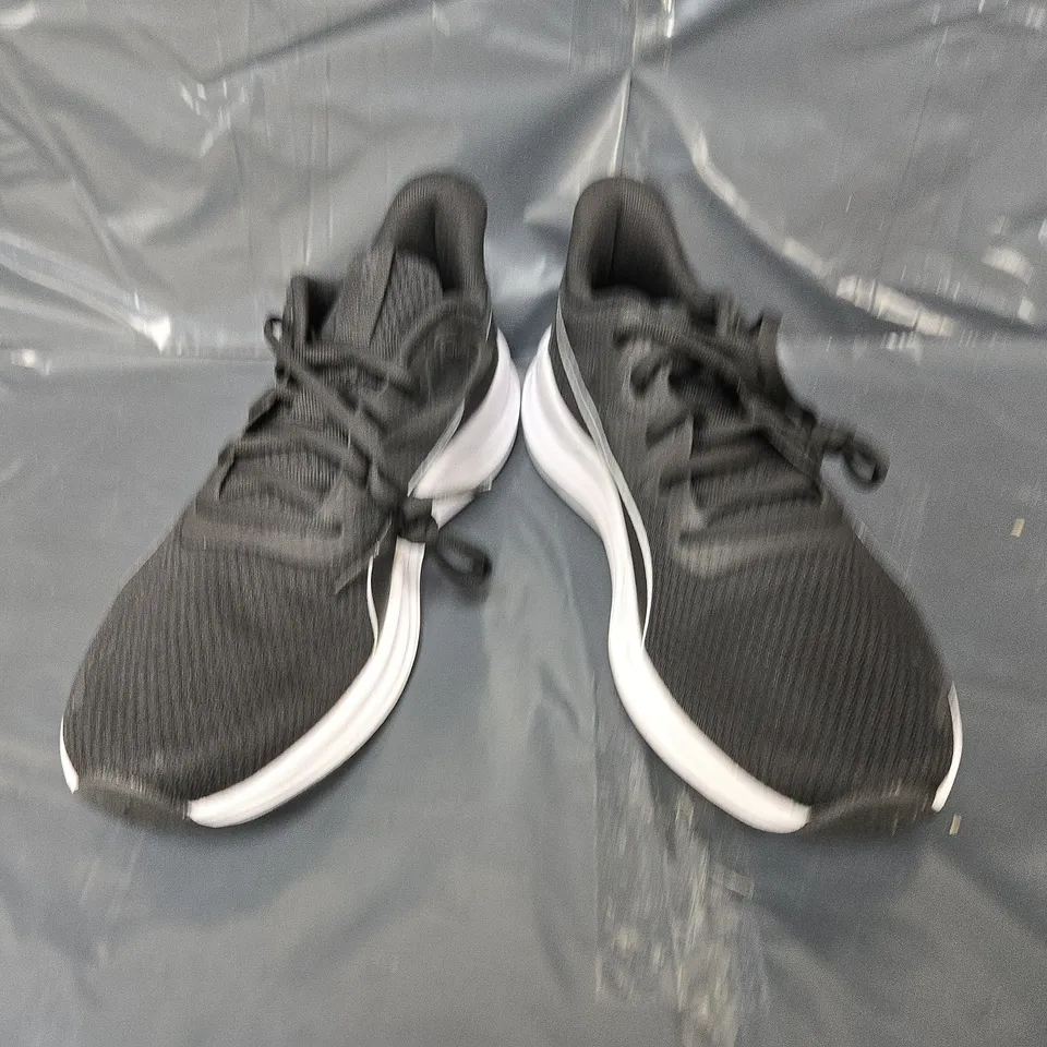 UNBOXED PAIR OF PUMALITE LACE UP TRAINERS IN BLACK/WHITE - UK 8.5