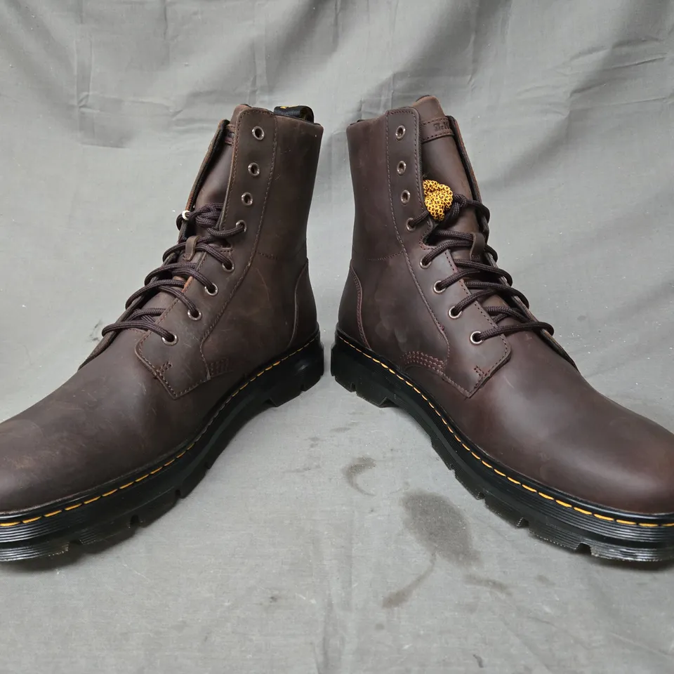 BOXED PAIR OF DR MARTENS COMBS LEATHER ANKLE BOOTS IN DARK BROWN UK SIZE 13