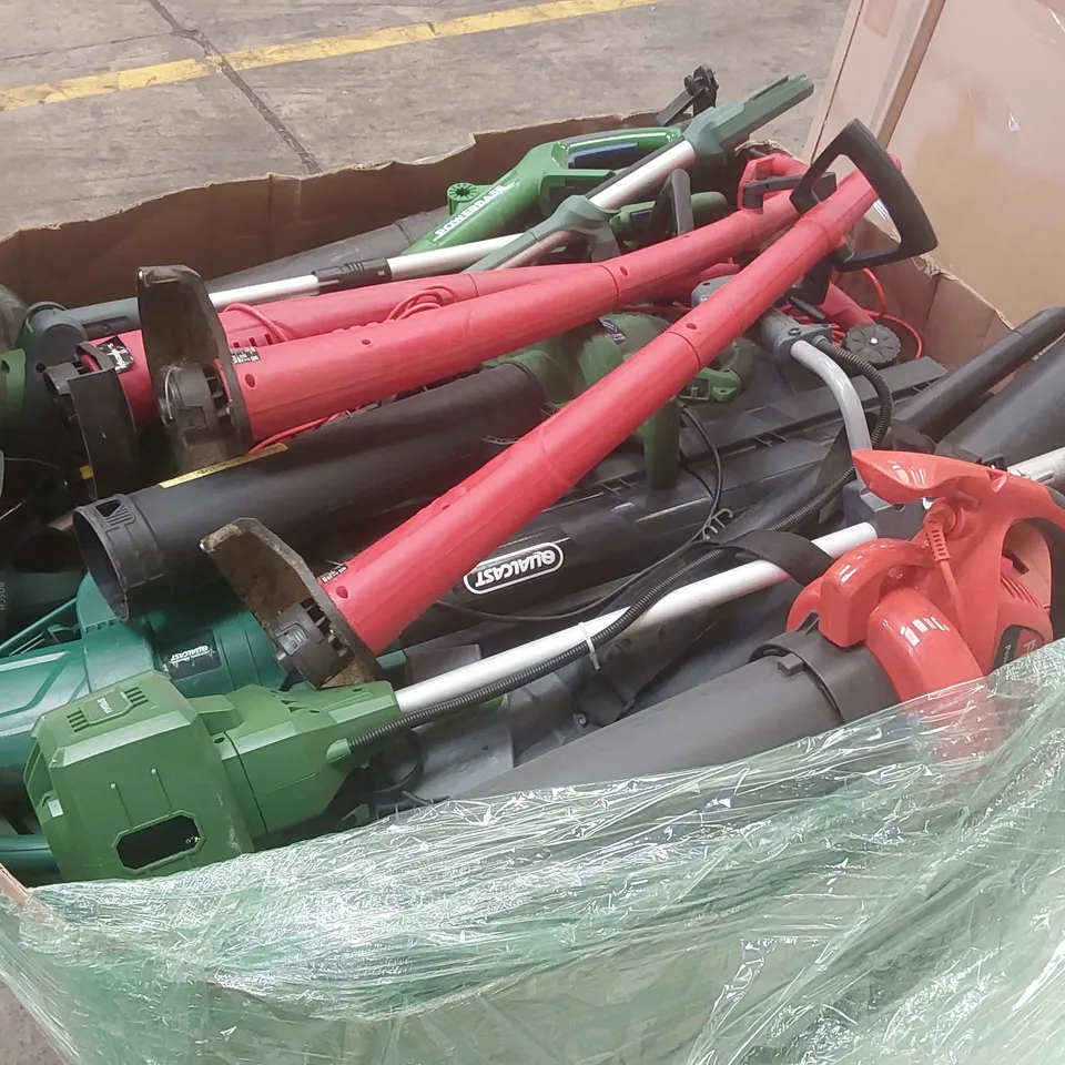 PALLET CONTAINING A VERY LARGE QUANTITY OF ASSORTED ELECTRIC GARDEN TOOLS