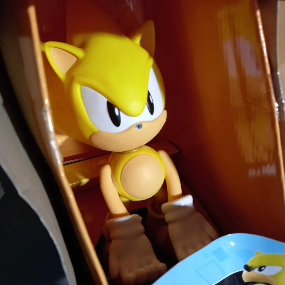SONIC THE HEDGEHOG SUPER SONIC PHONE AND CONTROLLER HOLDER 