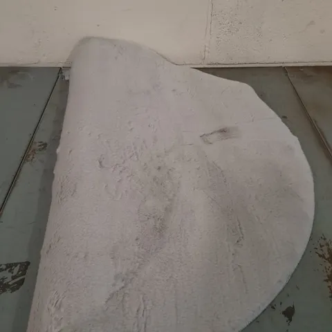 BRAND NEW PACO HOME BEIGE SOFT RUG SIZE 80CM