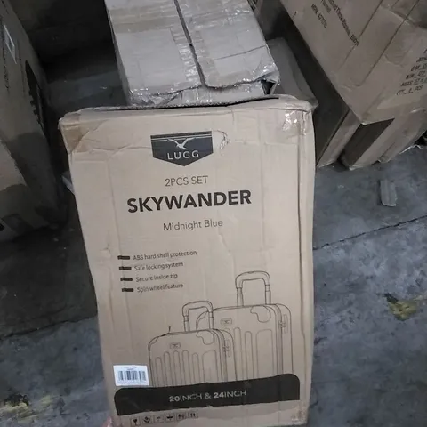 BOXED LUGG SKYWANDER HARDSHELL SUITCASE- MIDNIGHT BLUE 